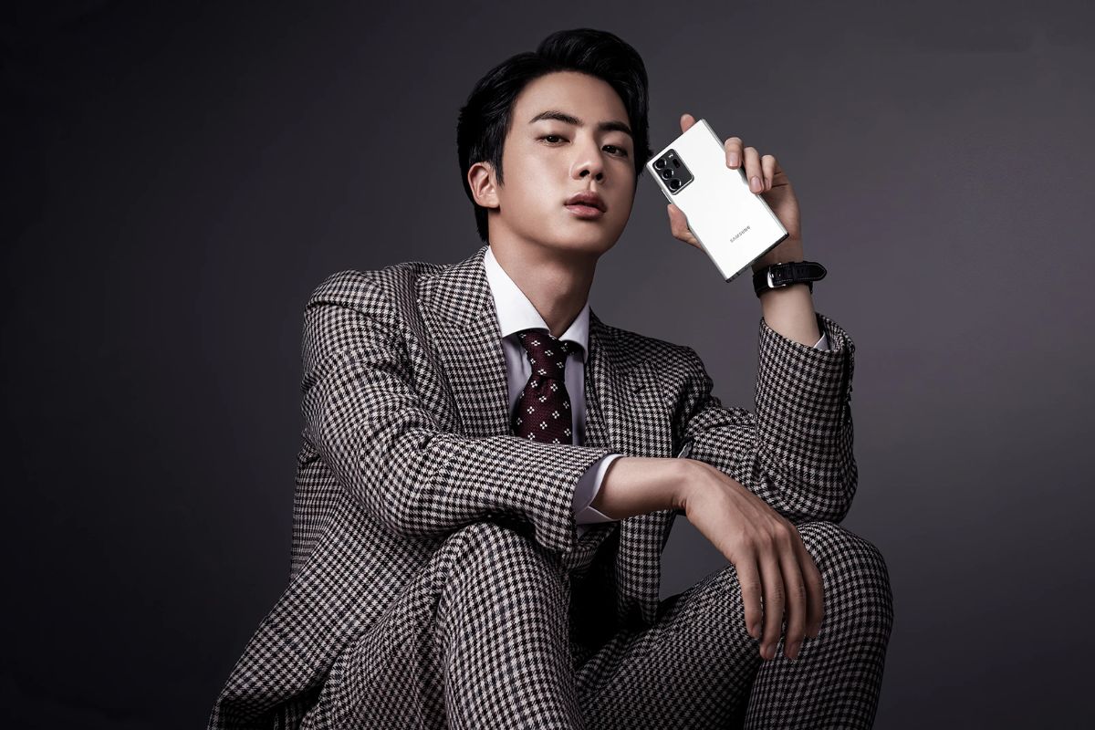 Jin de BTS se apodera de la nueva portada de Marie Claire Korea con sus imponentes visuales