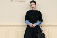 Karina de aespa encanta con su radiante carisma en un photoshoot para Esquire