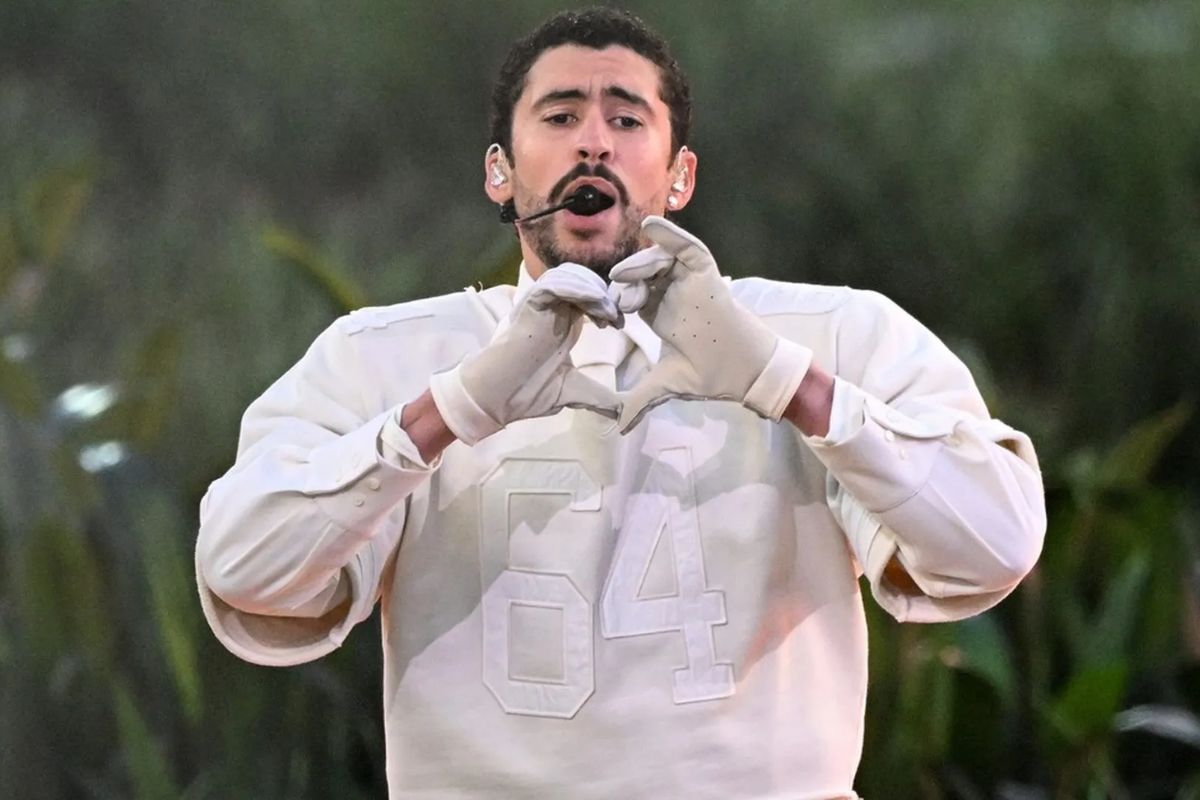 Ben Stiller defiende a Bad Bunny tras la exigencia de congresista para investigar su espectáculo en el Super Bowl