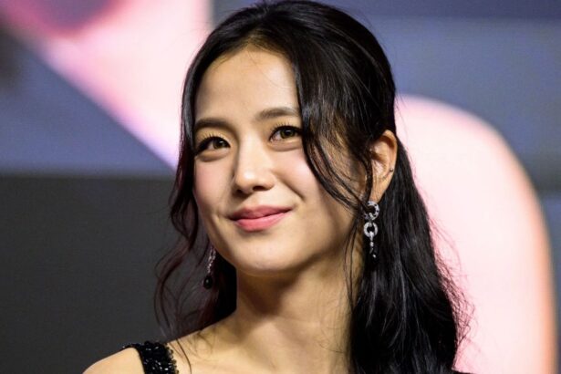 Jisoo de BLACKPINK protagoniza nuevos avances para 'Boyfriend on Demand' de Netflix