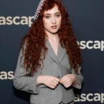 Chappell Roan abandona la agencia de talentos dirigida por Casey Wasserman tras la aparición de este en los archivos Epstein