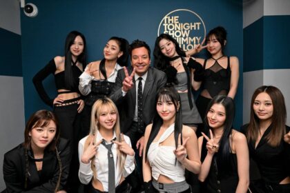 Jimmy Fallon reconoce a TWICE como artistas de nivel Grammy en The Tonight Show