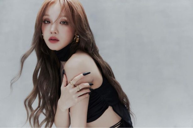 Yuqi de I-dle cautiva con su radiante carisma en nuevas fotos para Fendi