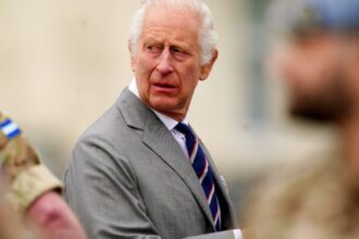 El Rey Carlos III realiza una visita especial a Oxford Photovoltaics El Rey Carlos III realiza una visita especial a Oxford Photovoltaics