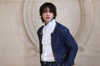 Hyunjin de Stray Kids confiesa su amor en el nuevo video musical de 'LOVER'