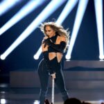 Jennifer Lopez bromea sobre su matrimonio fallido con un fan llamado Ben