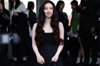 Karina presume su cintura diminuta y sus cautivantes visuales en nuevas fotos