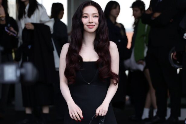 Karina presume su cintura diminuta y sus cautivantes visuales en nuevas fotos