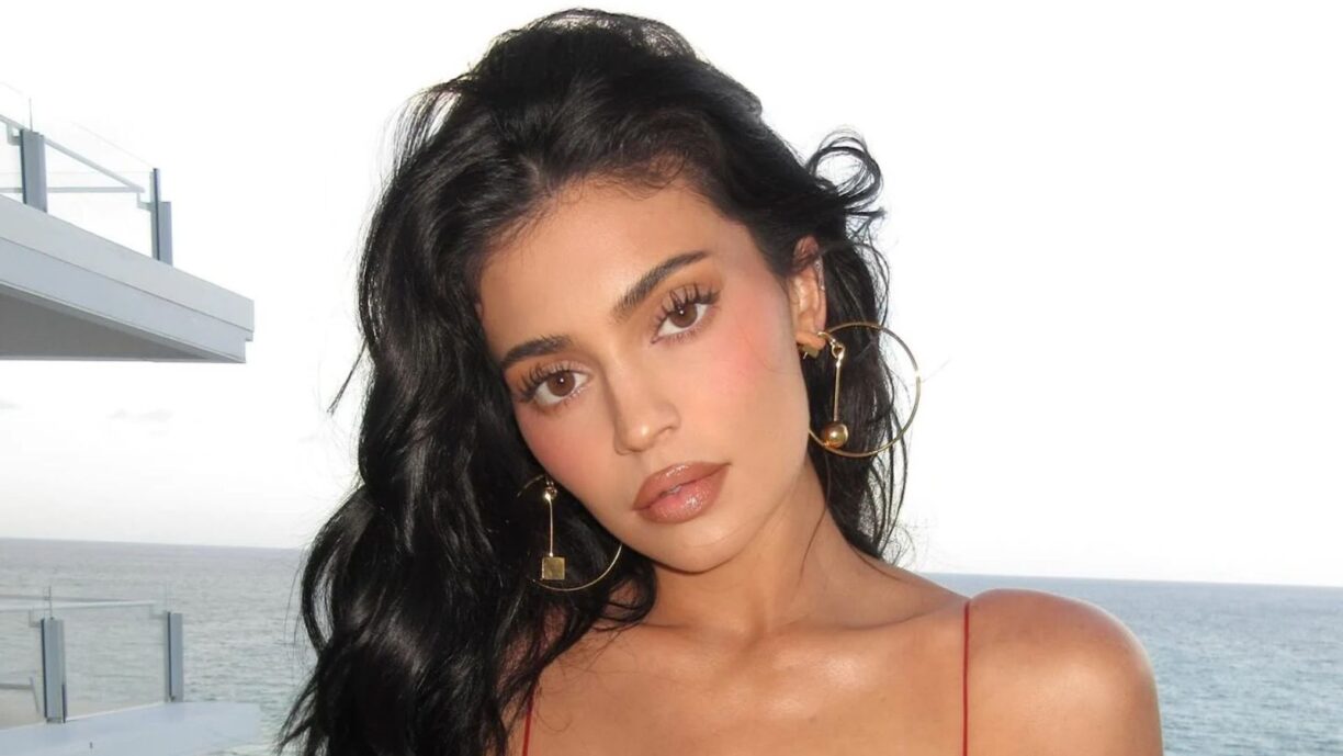 Kylie Jenner enamora con nuevas fotos en bikini en la playa Kylie Jenner enamora con nuevas fotos en bikini en la playa