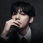 V de BTS habla sobre la relación con su hermana menor