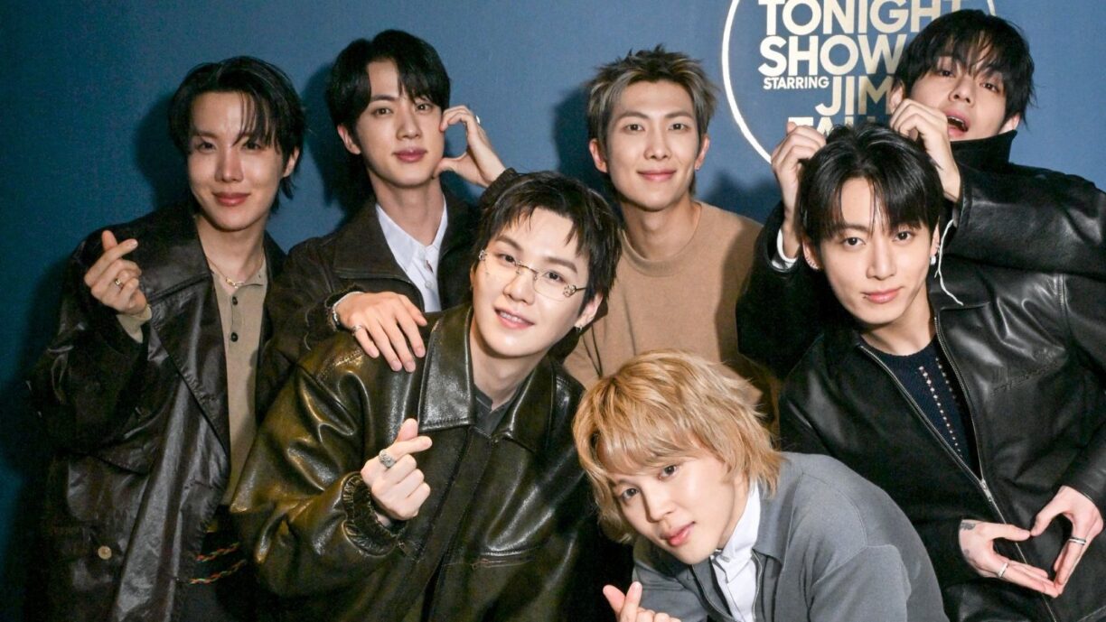 BTS cierra su concierto ARIRANG en Corea con IU, SEVENTEEN y una lluvia de celebridades