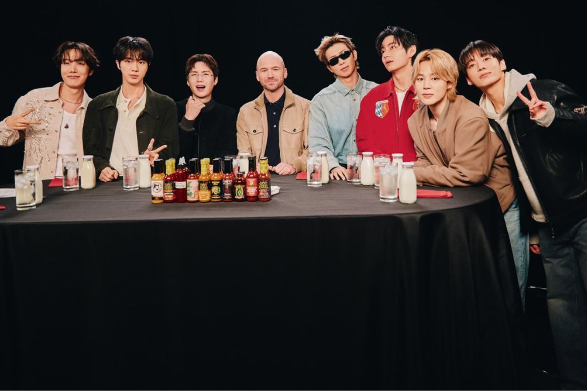 BTS profundiza en su álbum 'ARIRANG' mientras se enfrenta a las alitas picantes en 'Hot Ones'
