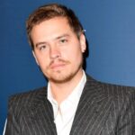 Dylan Sprouse confronta y retiene a un intruso en su casa de Los Ángeles