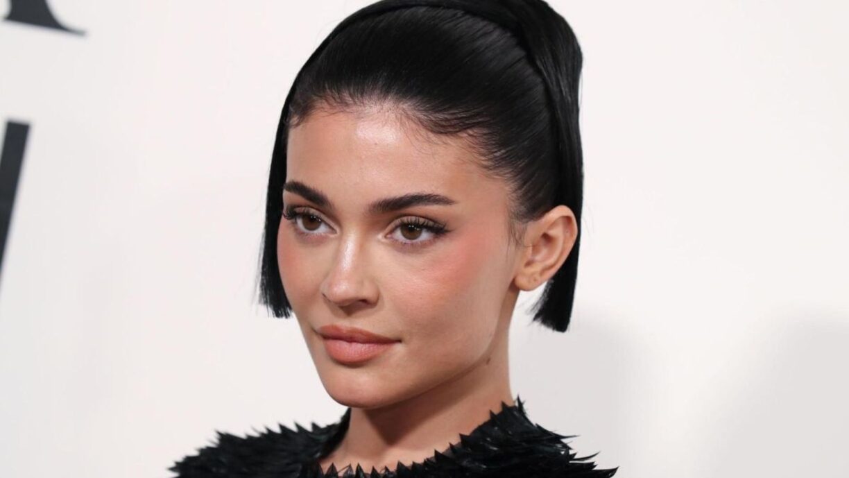 Ex empleada demanda al personal de Kylie Jenner por discriminación religiosa y nacional