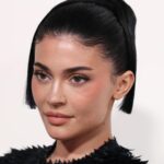 Ex empleada demanda al personal de Kylie Jenner por discriminación religiosa y nacional