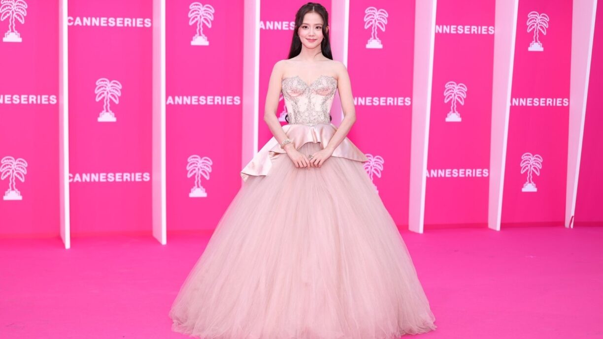 Jisoo deslumbra en la alfombra rosa de apertura del 9º Festival Internacional de Series de Cannes