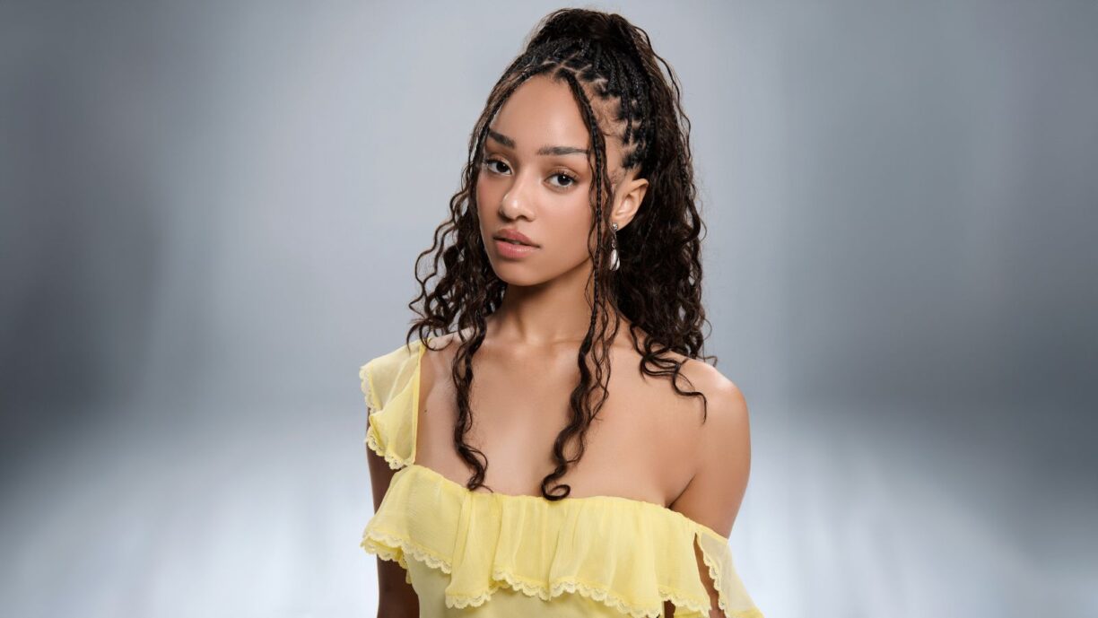 Manon de KATSEYE elimina el nombre de la banda de su biografía de Instagram