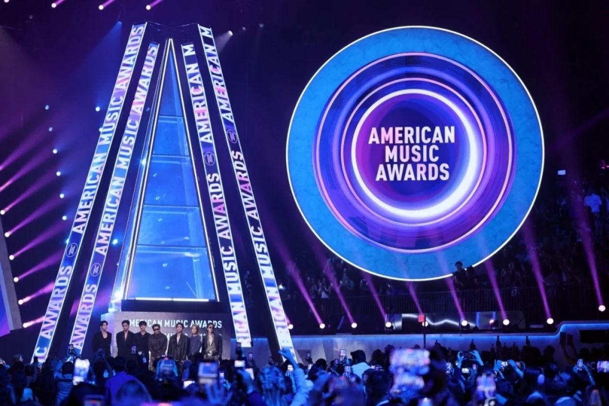 BTS hace historia al ganar su segundo "Artista del Año" en los AMAs 2026