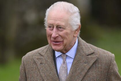 El rey Carlos III asiste a una función de "La tempestad" de Shakespeare