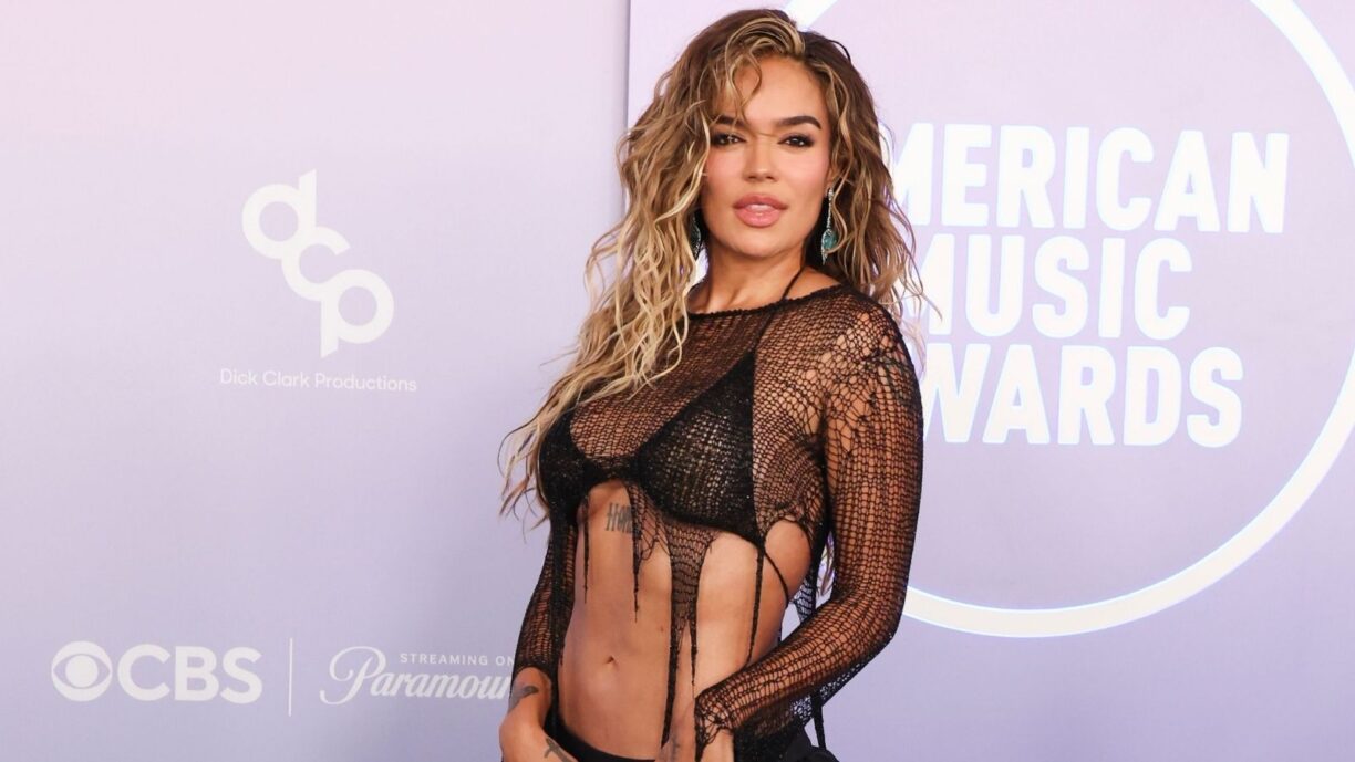 Karol G impacta en los AMAs 2026 con un atrevido y sensacional outfit Karol G impacta en los AMAs 2026 con un atrevido y sensacional outfit