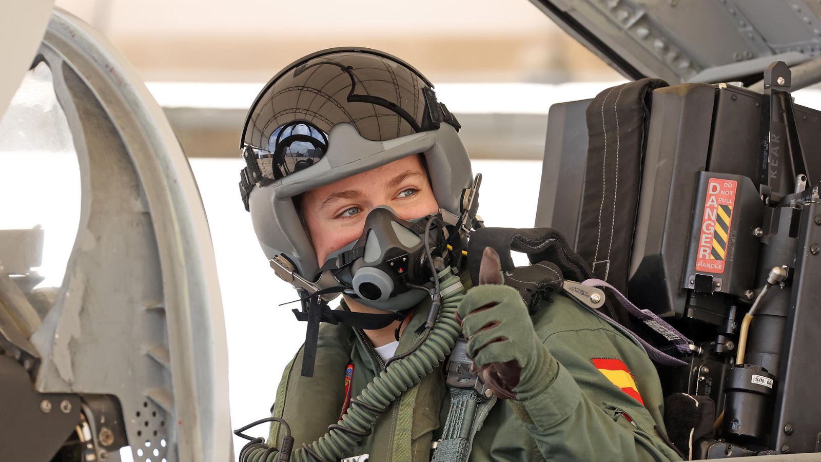 La princesa Leonor inicia peligroso entrenamiento de paracaidismo militar La princesa Leonor inicia peligroso entrenamiento de paracaidismo militar