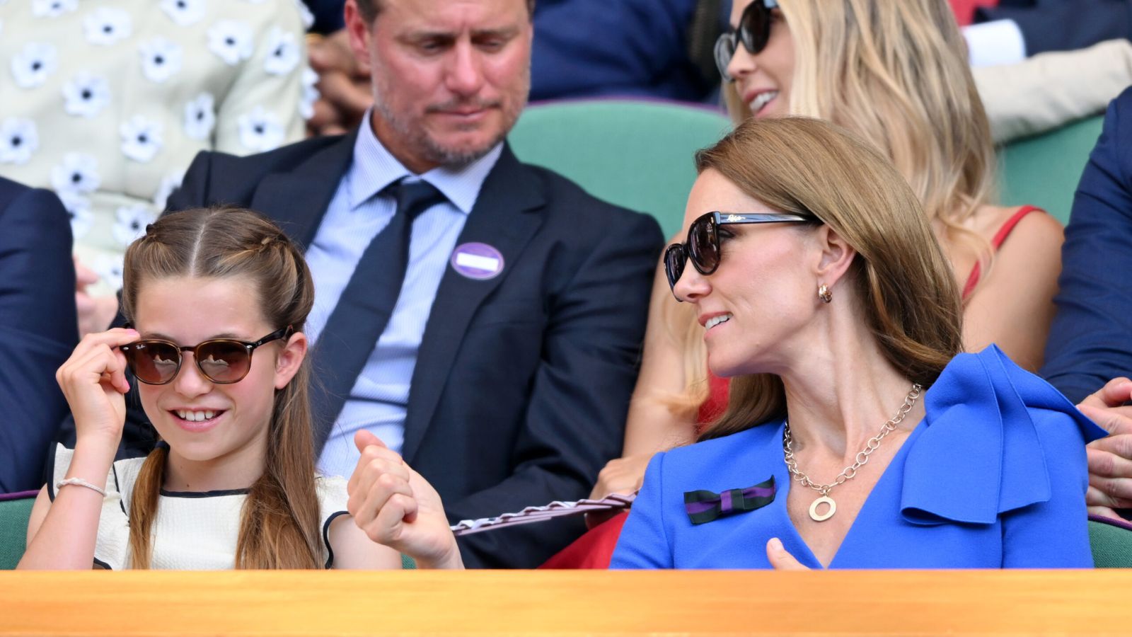 La princesa Charlotte elige a Kate Middleton en rivalidad familiar contra el príncipe William la princesa charlotte y Kate Middleton disfrutando juntas