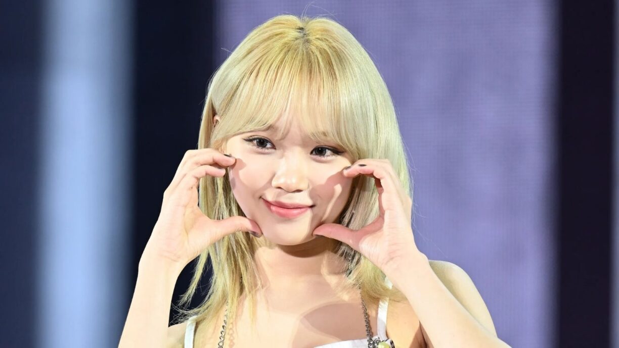 Chaewon de LE SSERAFIM continúa en pausa tras su lesión de cuello mientras el grupo se prepara para el Weverse Con Festival Chaewon de LE SSERAFIM continua en pausa tras su lesión de cuello mientras el grupo se prepara para el Weverse Con Festival