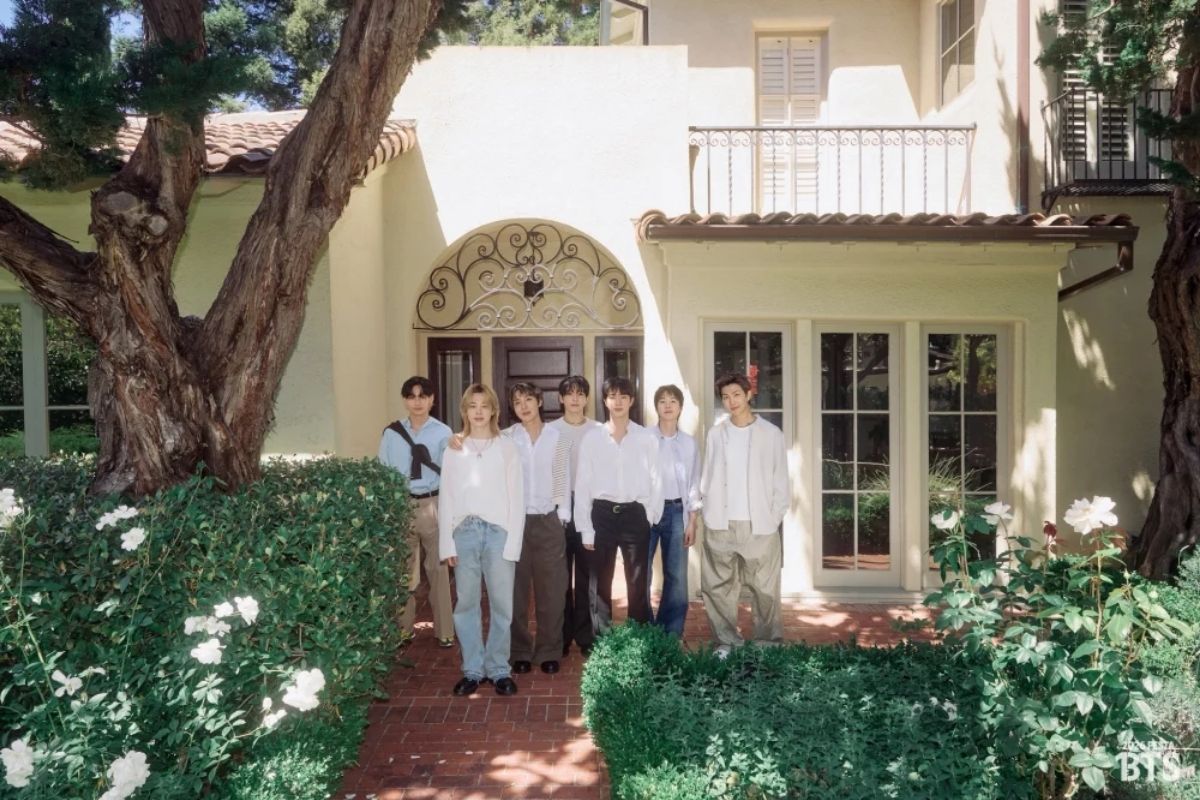 BTS inicia la celebración de su 13 aniversario Festa con unas adorables fotos familiares en grupo