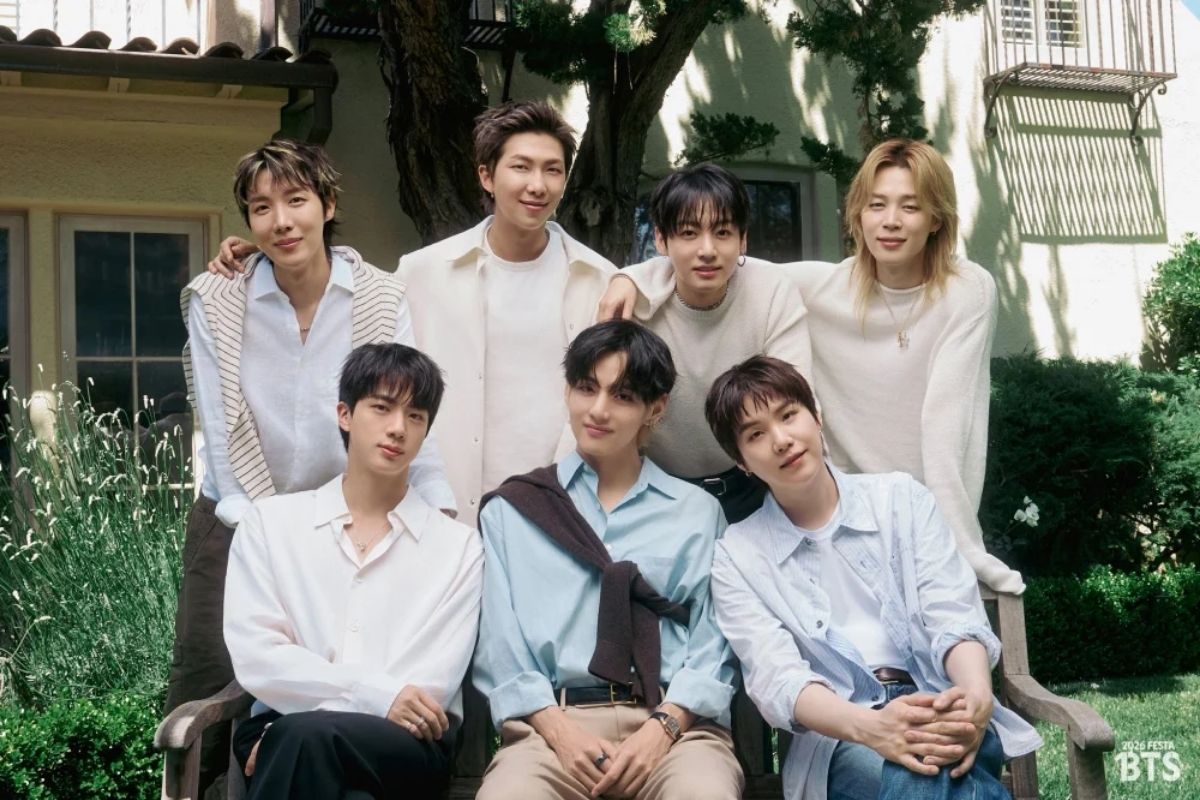 BTS inicia la celebración de su 13 aniversario Festa con unas adorables fotos familiares en grupo