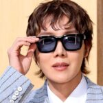 J-Hope posa para las cámaras en el desfile de moda de Louis Vuitton en París