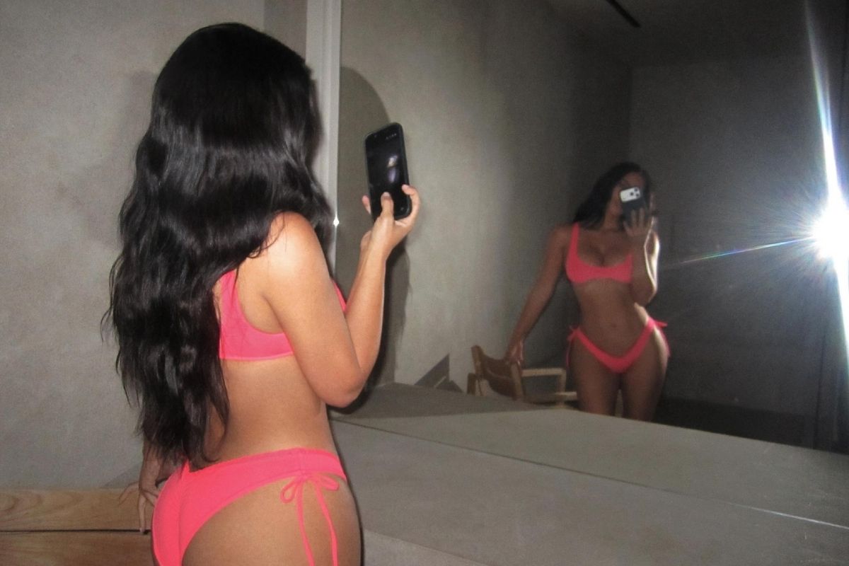 Kim Kardashian deleita con nuevas y candentes fotos en ropa intima Kim Kardashian deleita con nuevas y candentes fotos en ropa intima