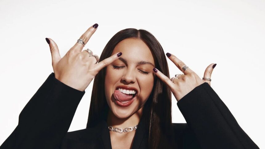 Olivia Rodrigo anuncia su propio festival de puras mujeres con Chappell Roan, KATSEYE y más en el cartel
