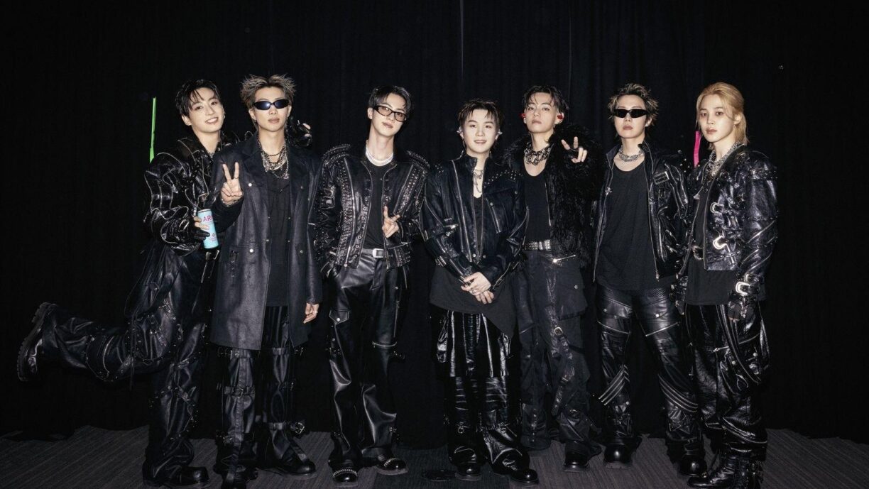 SWIM de BTS escala en el Billboard Hot 100 en su 11.ª semana de lanzamiento SWIM de BTS escala en el Billboard Hot 100 en su 11ª semana de lanzamiento