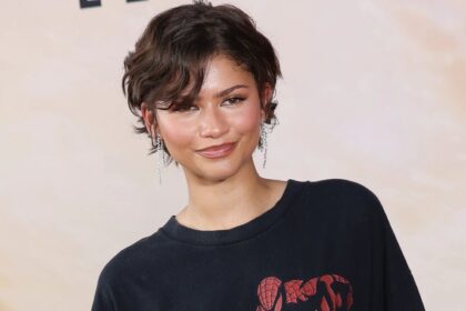 Zendaya impacta en la gira de prensa de 'Spider-Man' con un atuendo sin pantalones