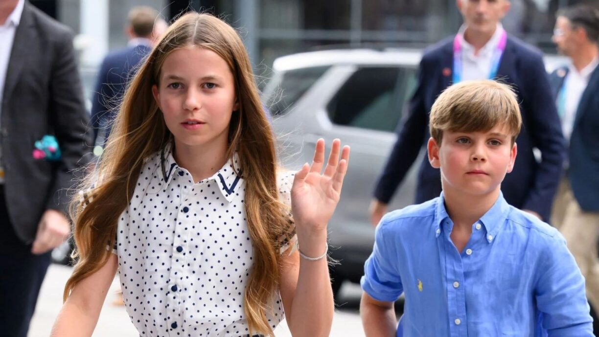 El príncipe Louis y la princesa Charlotte comparten un dulce momento entre hermanos en Escocia