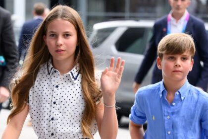 El príncipe Louis y la princesa Charlotte comparten un dulce momento entre hermanos en Escocia