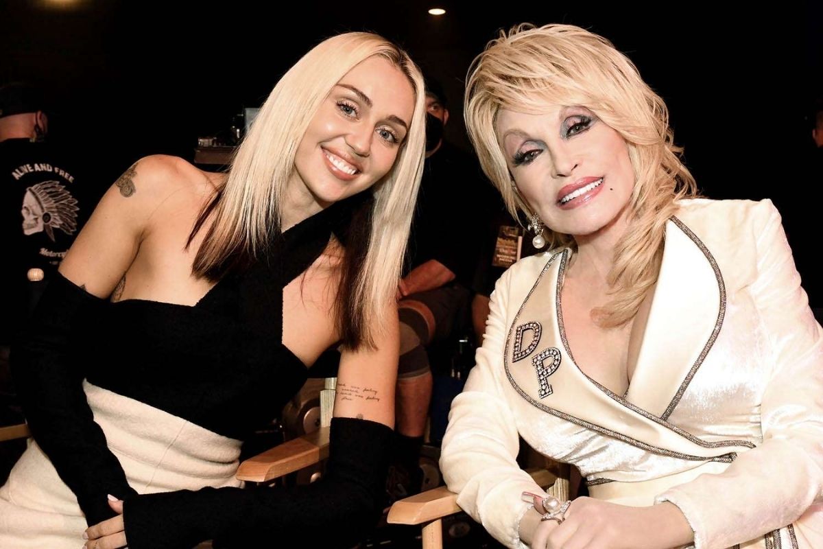 Miley Cyrus recuerda una de sus últimas conversaciones con Dolly Parton