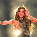 Shakira renueva su icónico meme de la computadora antes de la fama mundial
