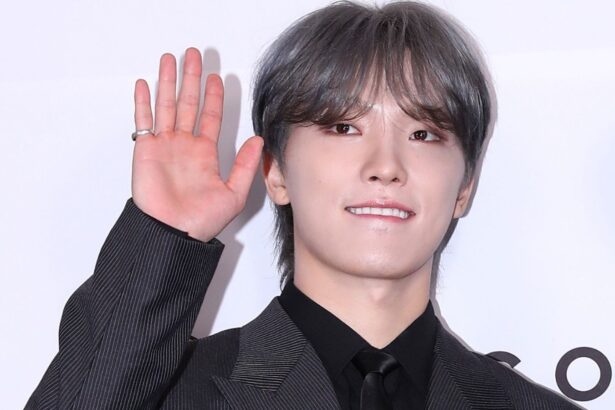 Dino de SEVENTEEN lanza “LIKE IT” bajo su propio nombre
