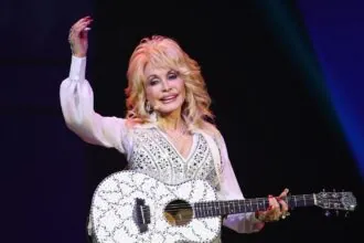 Dolly Parton logrará su primer sencillo No. 1 en el Reino Unido tras su fallecimiento