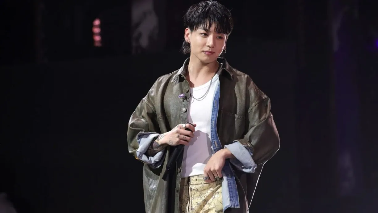 Jungkook de BTS sorprende al ARMY al mostrar su enorme bolsa de vitaminas Jungkook de BTS sorprende al ARMY al mostrar su enorme bolsa de vitaminas