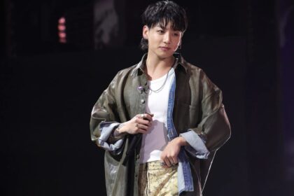 Jungkook de BTS sorprende al ARMY al mostrar su enorme bolsa de vitaminas Jungkook de BTS sorprende al ARMY al mostrar su enorme bolsa de vitaminas