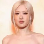 Rosé de BLACKPINK habla sobre trabajar en su nuevo álbum y descubrirse a sí misma Rosé de BLACKPINK habla sobre trabajar en su nuevo álbum y descubrirse a sí misma